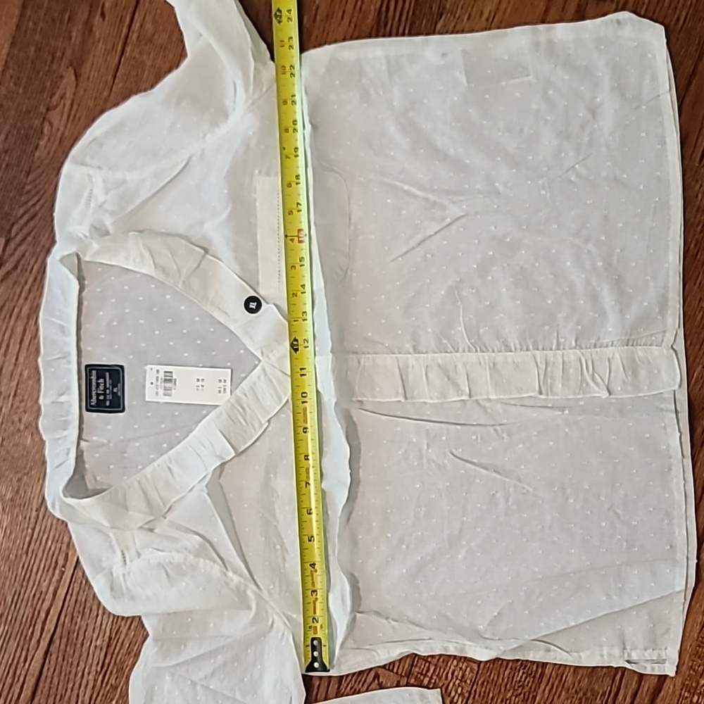 NWT Abercrombie and Fitch blouse - Picture 8 of 10
